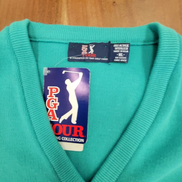 Vintage PGA golf sweater - Picture 3 of 12